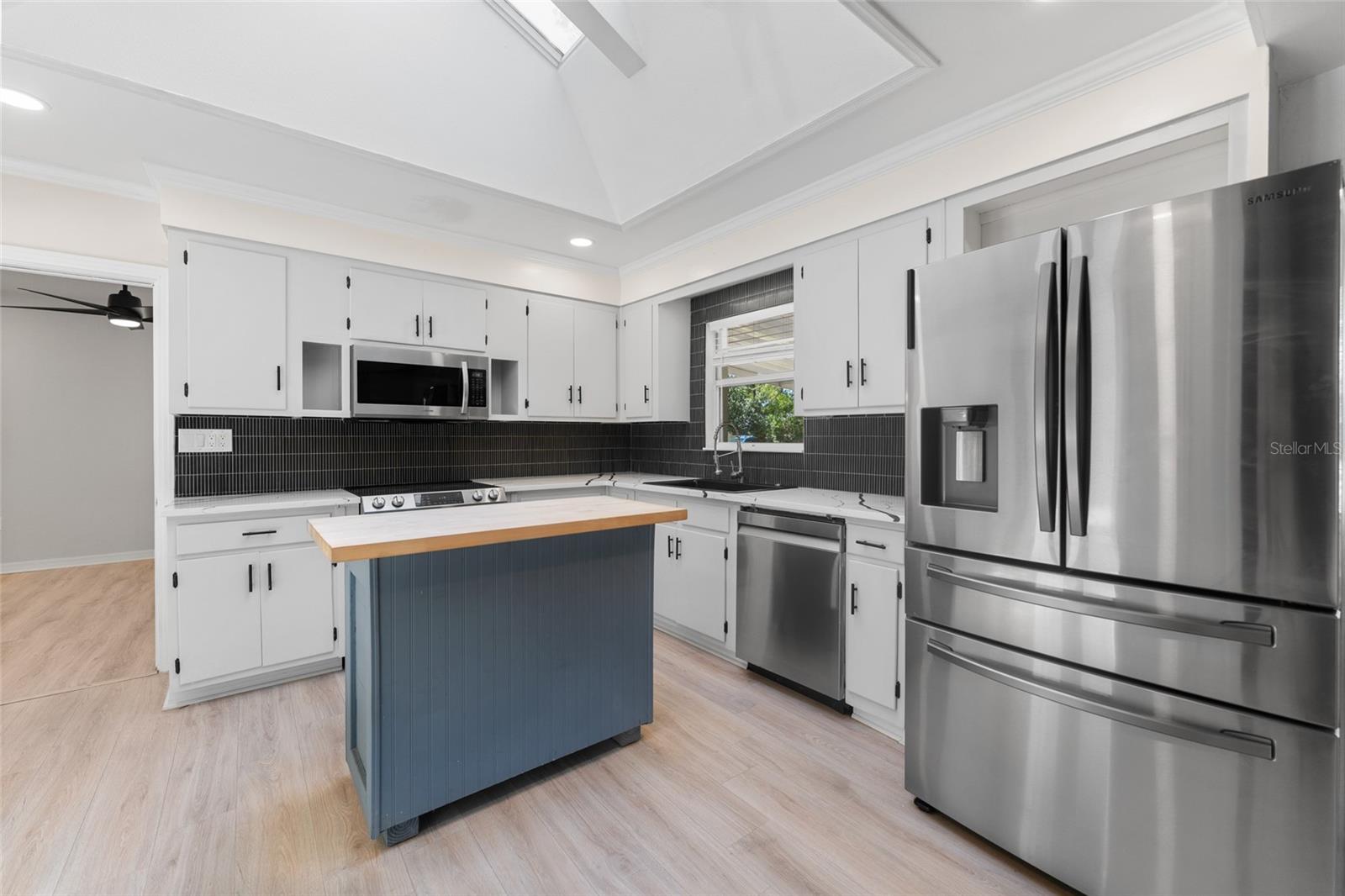 BAY WOODS SUB 1 TALLEYS - Residential Lease