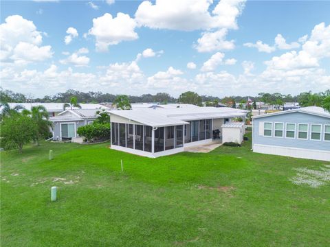 A home in LAKE WALES