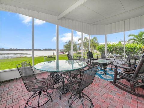 A home in LAKE WALES