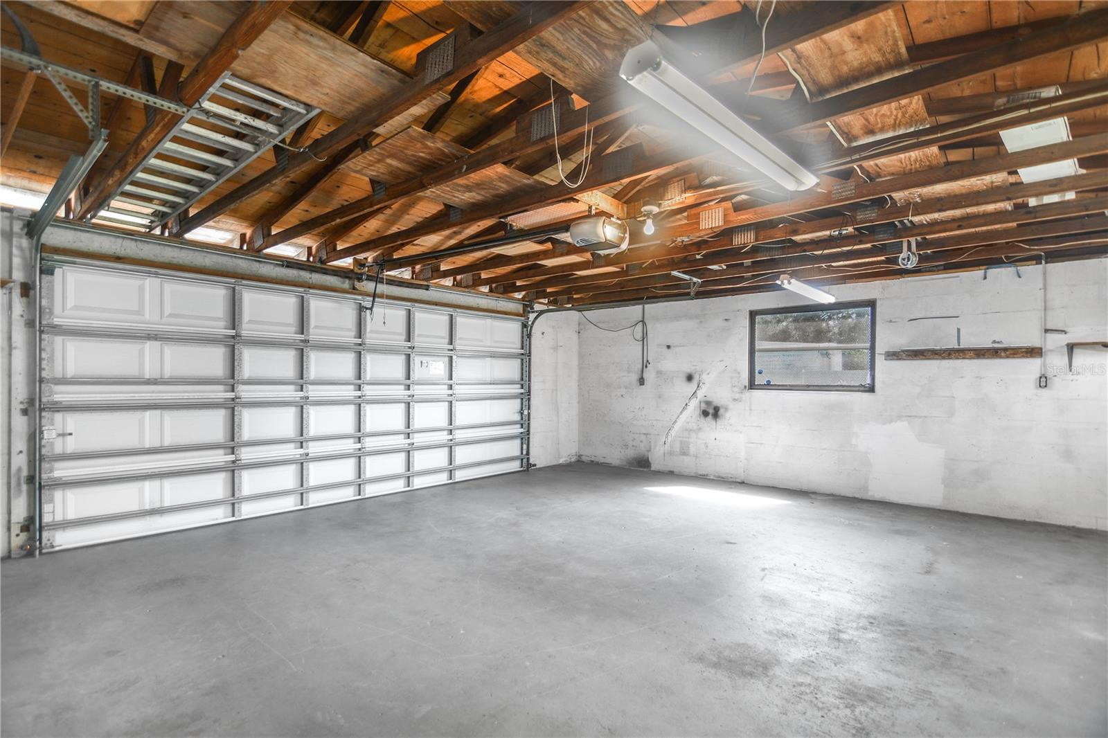 CEDAR MANOR - Residential