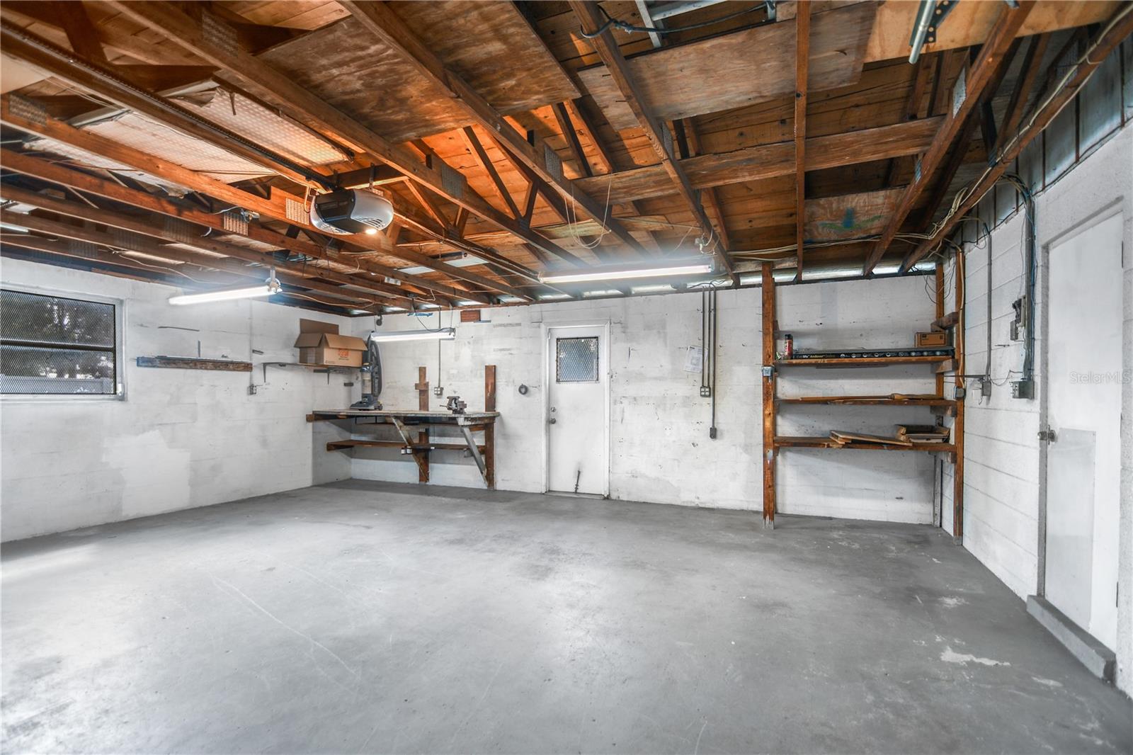 CEDAR MANOR - Residential