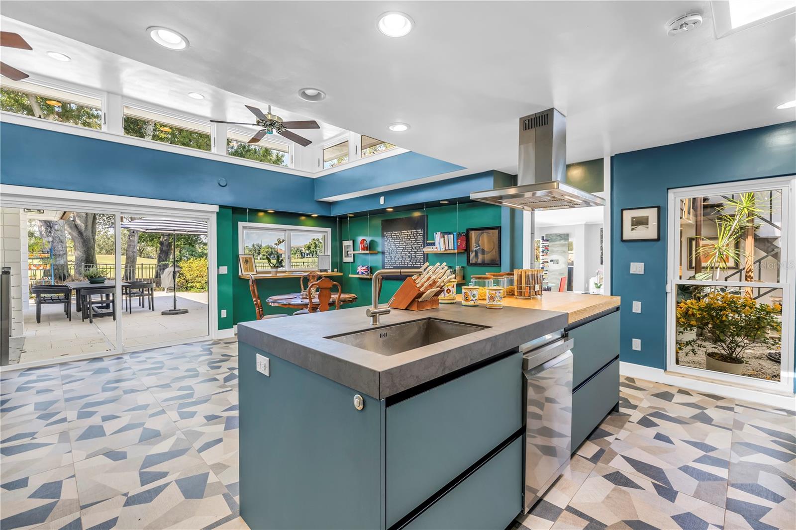 NORTH EAST PARK PLACIDO SHORES - Residential