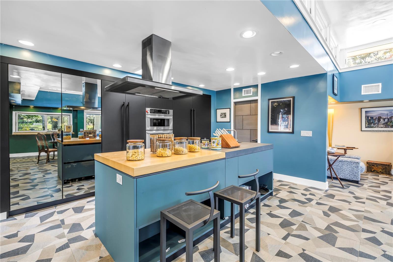 NORTH EAST PARK PLACIDO SHORES - Residential