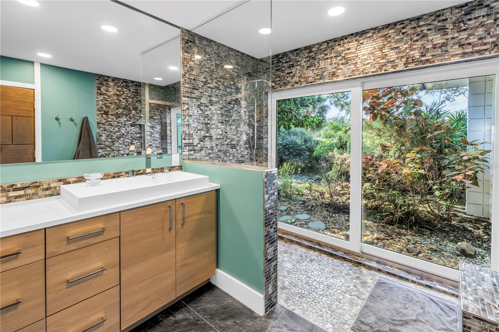 NORTH EAST PARK PLACIDO SHORES - Residential