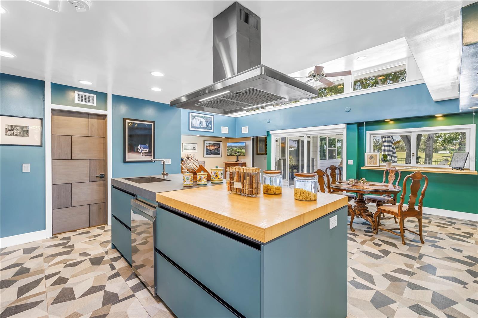 NORTH EAST PARK PLACIDO SHORES - Residential