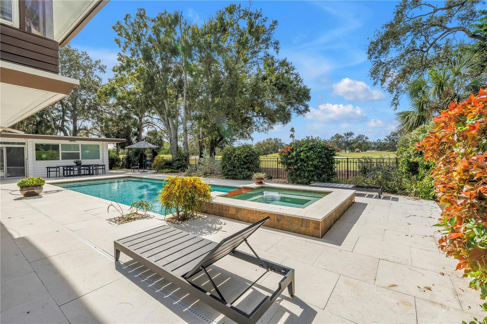 NORTH EAST PARK PLACIDO SHORES - Residential