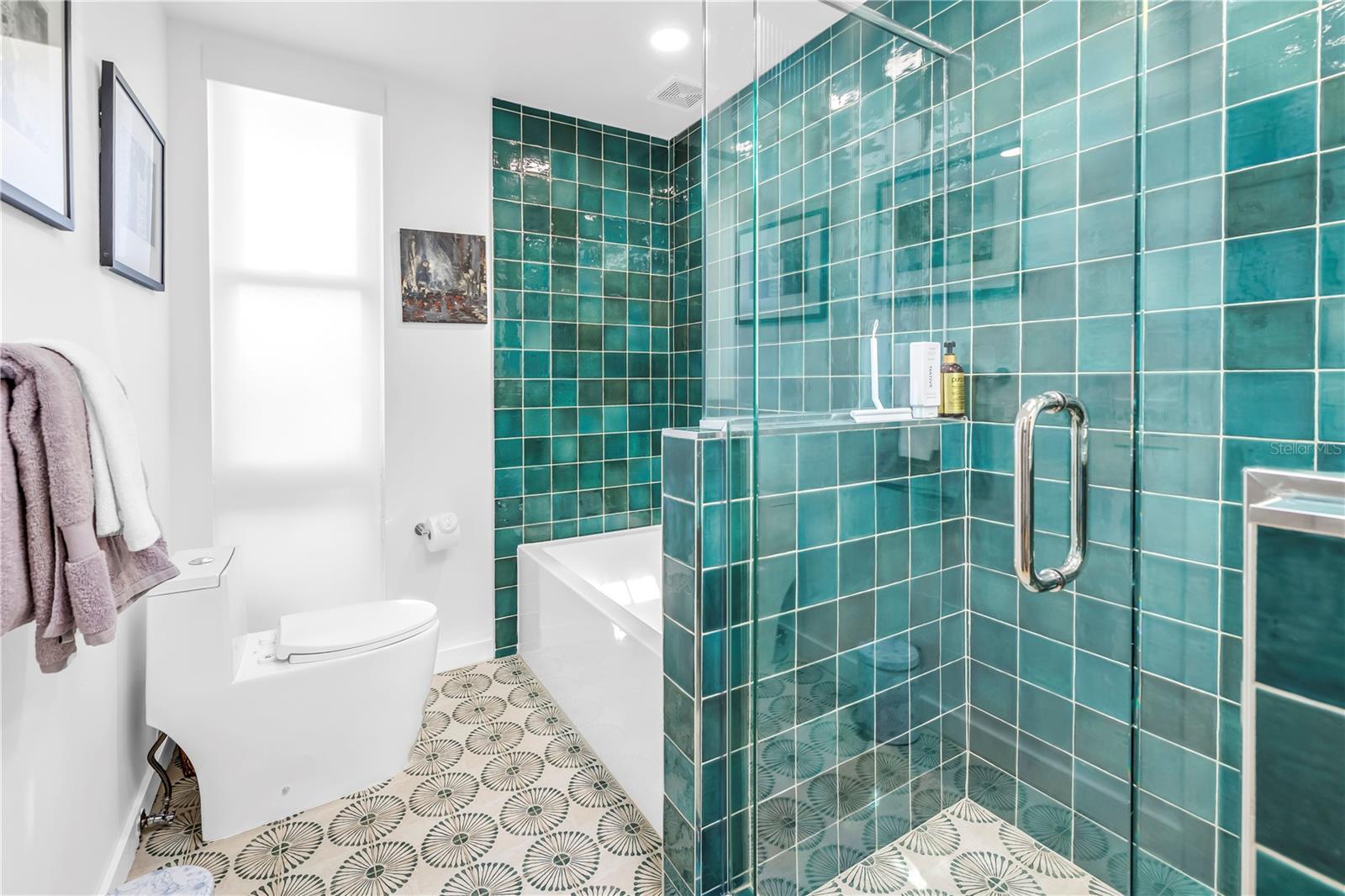 NORTH EAST PARK PLACIDO SHORES - Residential