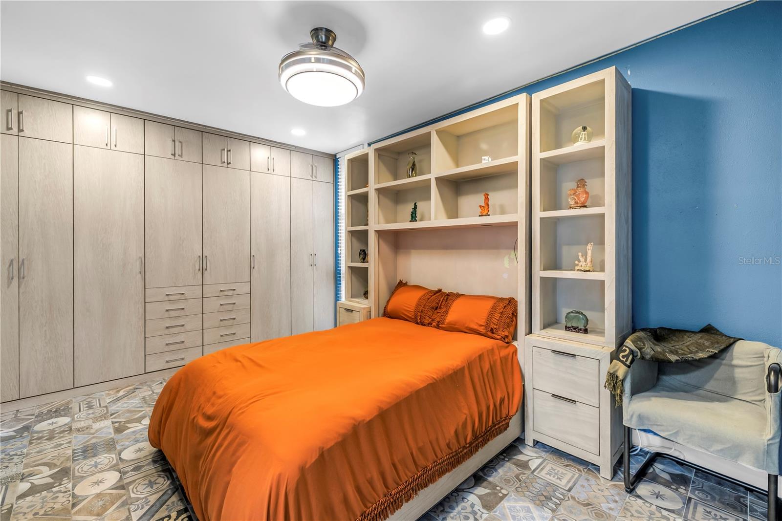 NORTH EAST PARK PLACIDO SHORES - Residential