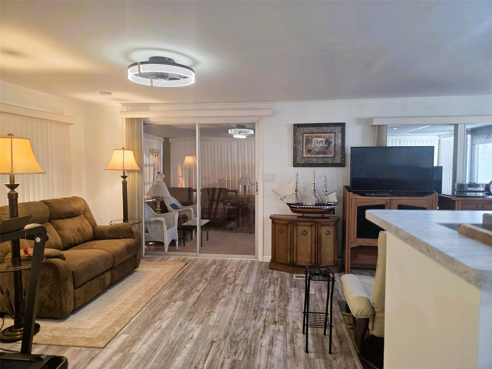 OAKWOOD MANOR - Residential