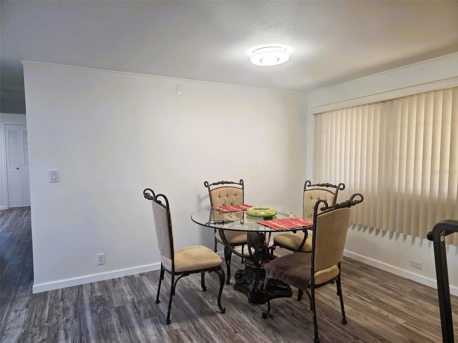 OAKWOOD MANOR - Residential