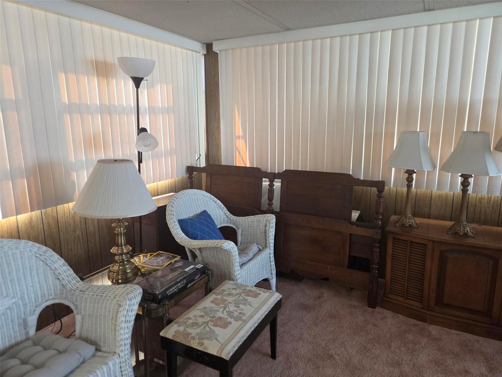 OAKWOOD MANOR - Residential