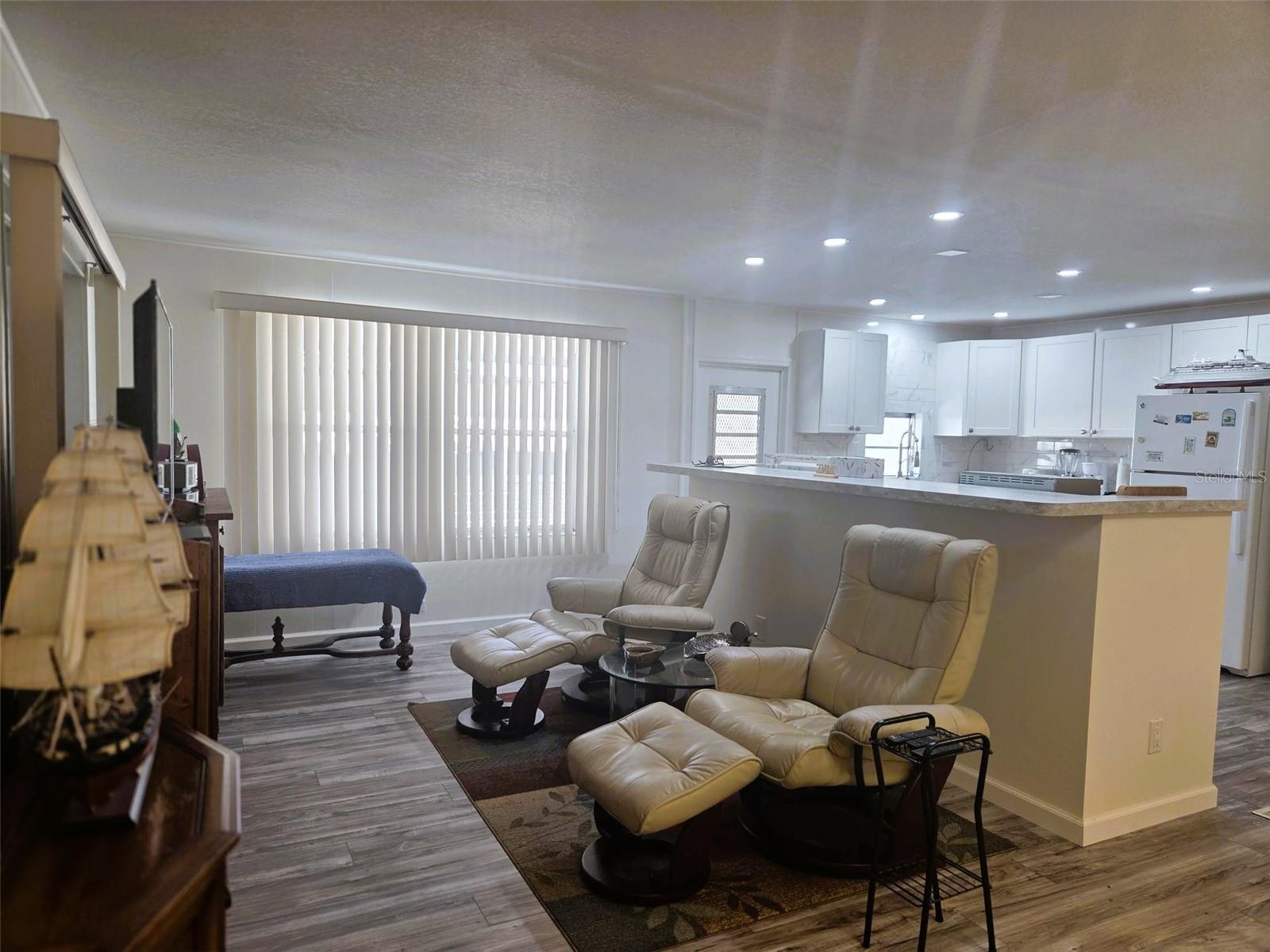 OAKWOOD MANOR - Residential