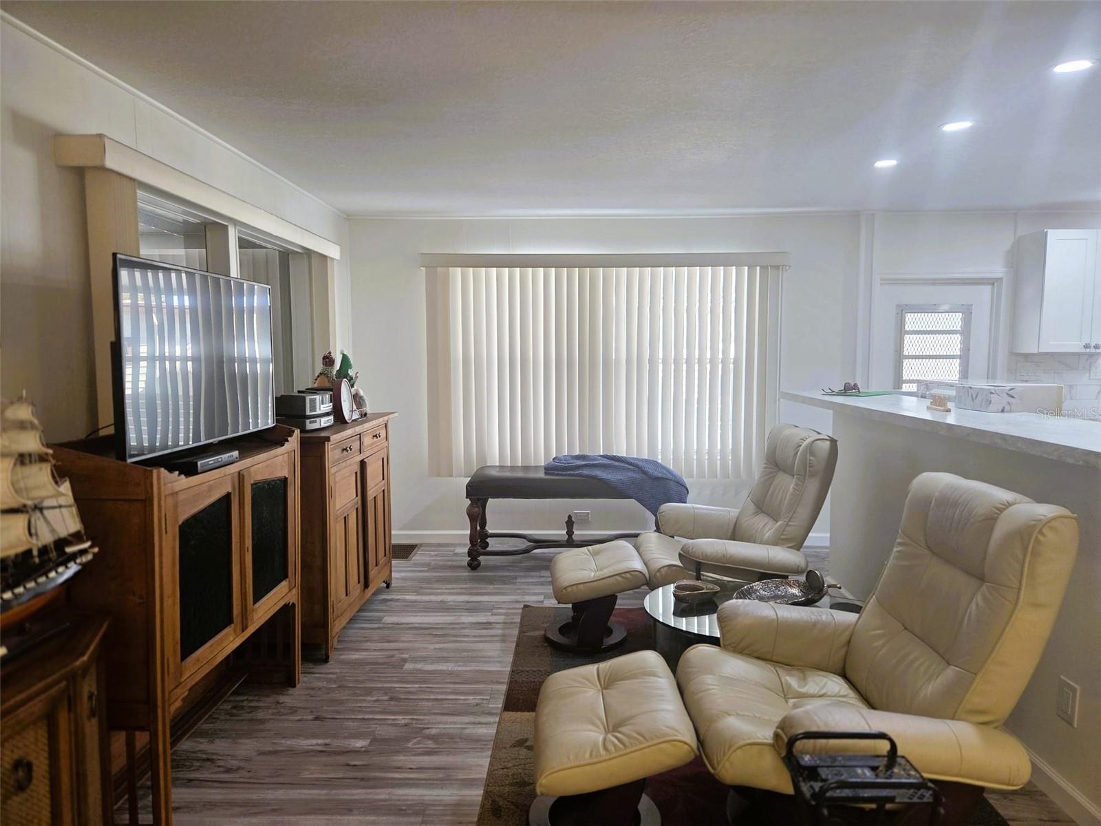 OAKWOOD MANOR - Residential