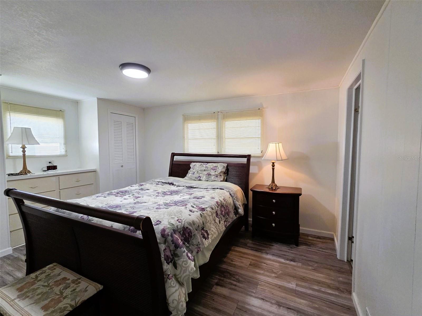 OAKWOOD MANOR - Residential