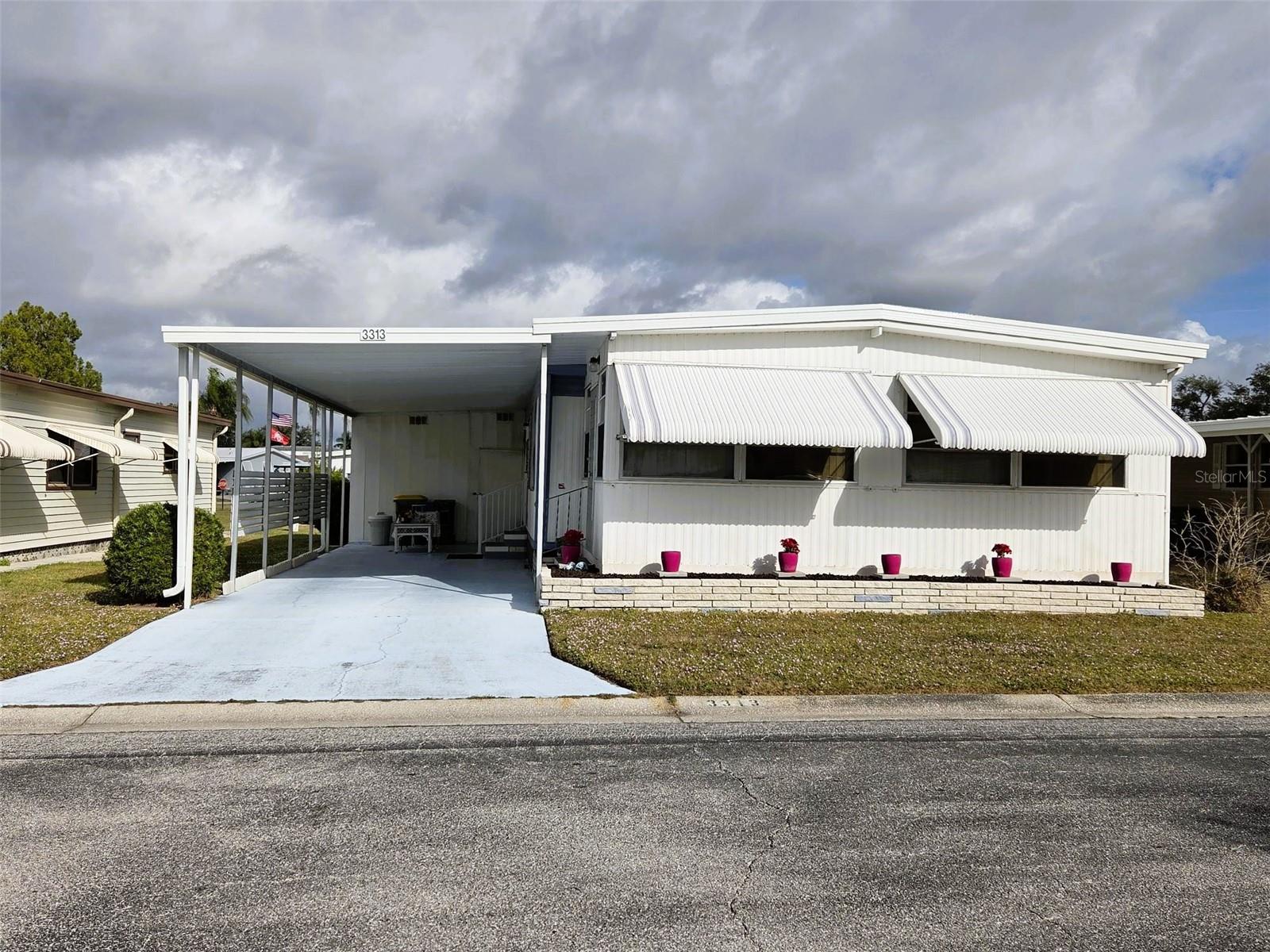 OAKWOOD MANOR - Residential