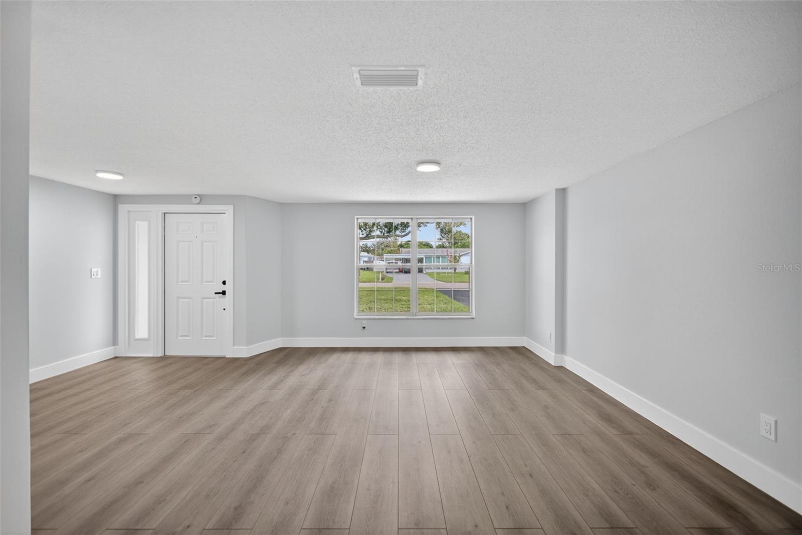 6208 FAIRWAY BOULEVARD