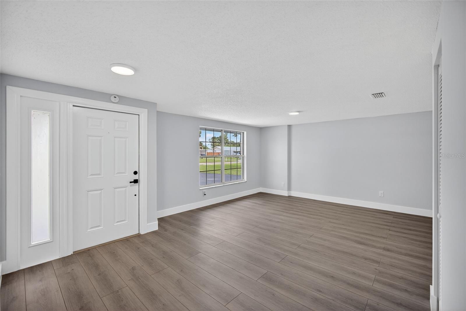 6208 FAIRWAY BOULEVARD