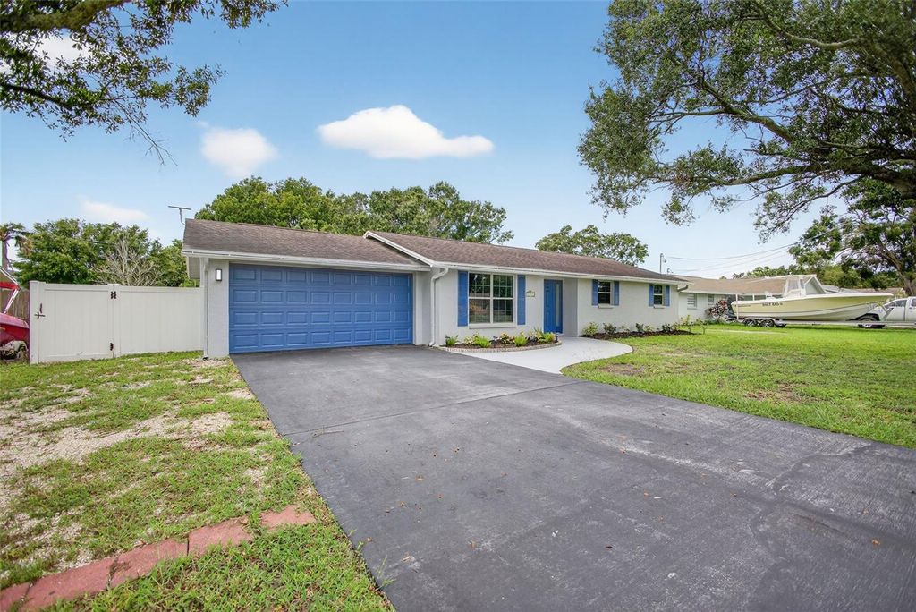 Photo of 6208 Fairway Boulevard, Apollo Beach, FL 33572 (MLS # O6343460)