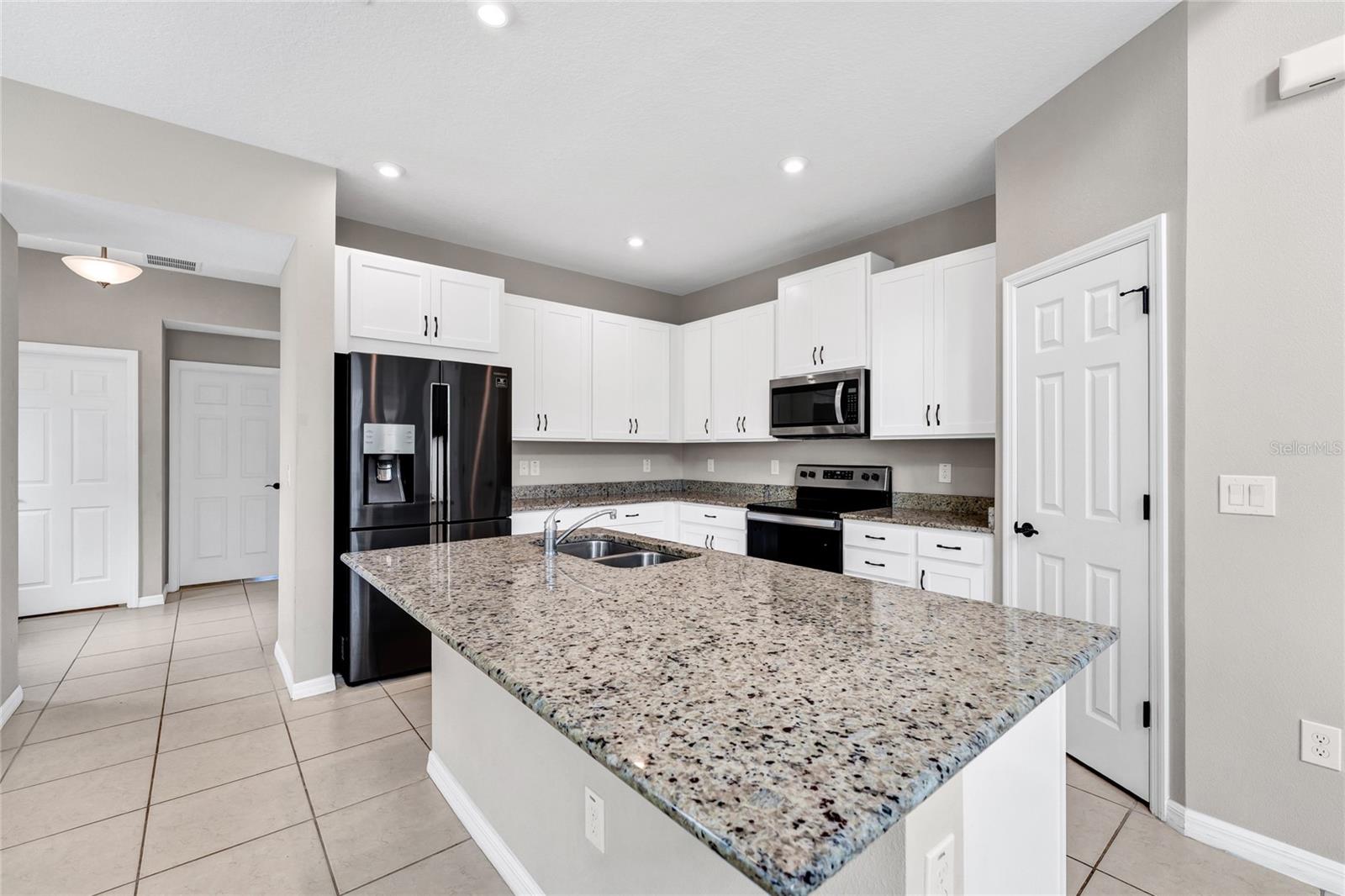 HAWKSMOOR-PH 1 - Residential