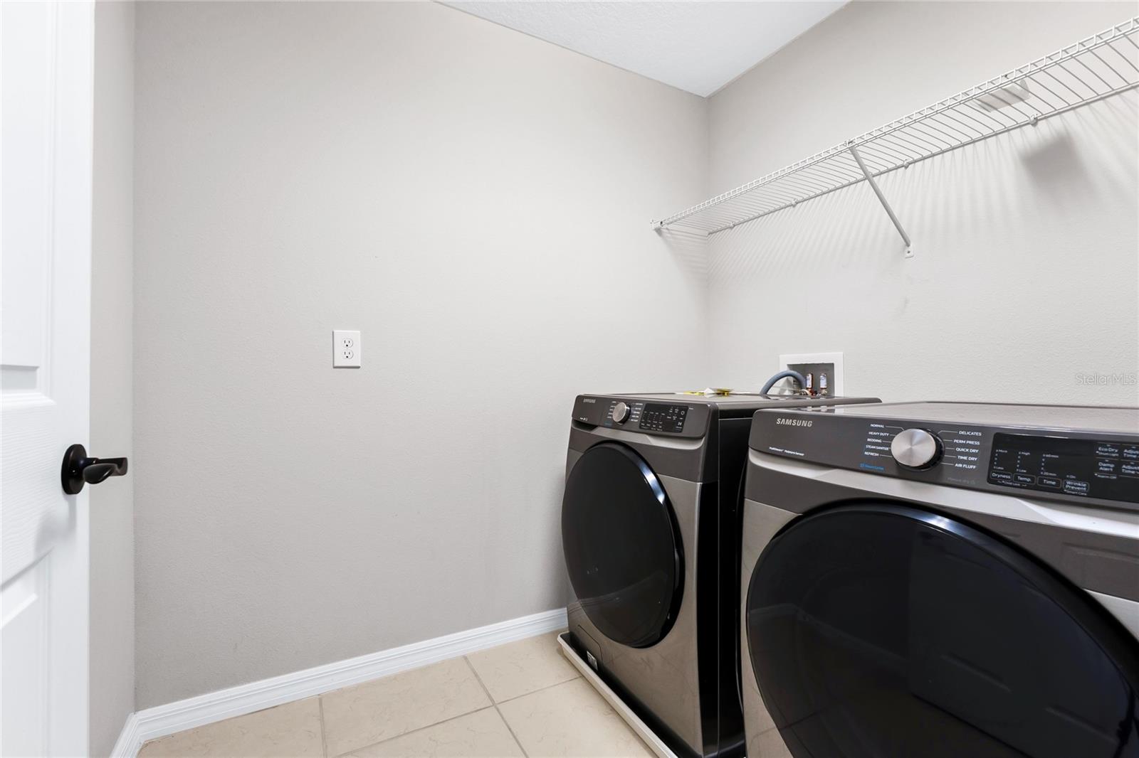 HAWKSMOOR-PH 1 - Residential