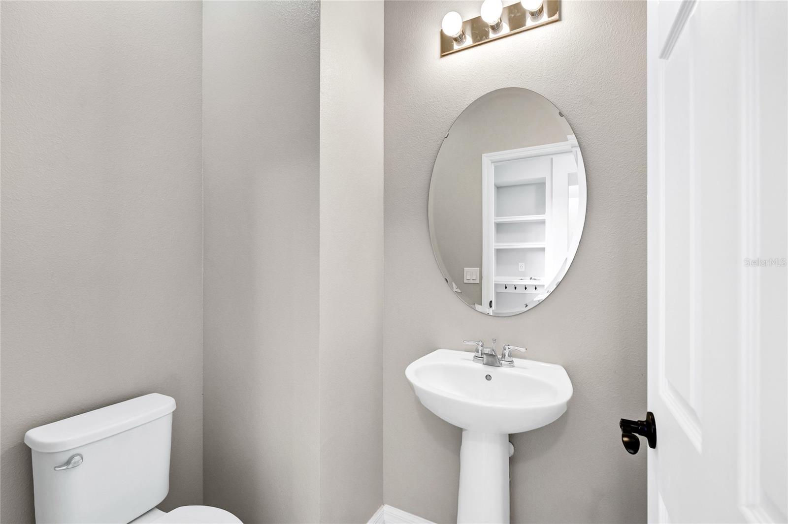 HAWKSMOOR-PH 1 - Residential