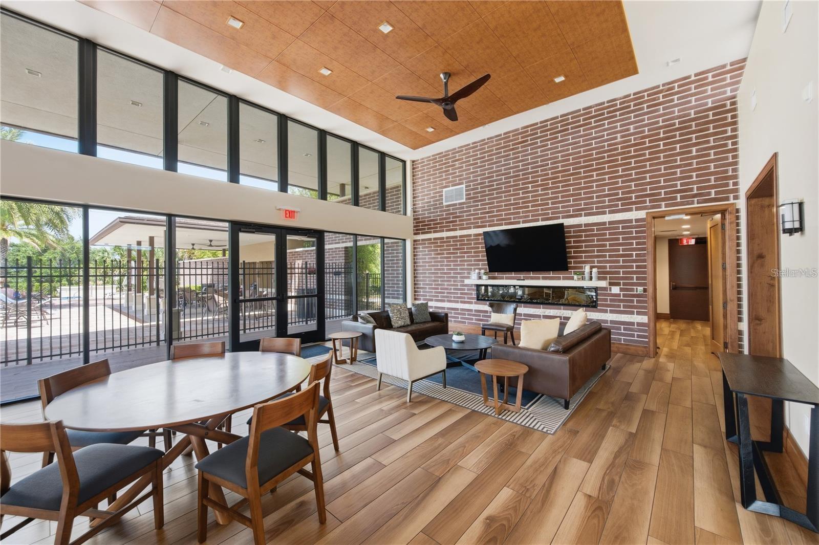 HAWKSMOOR-PH 1 - Residential