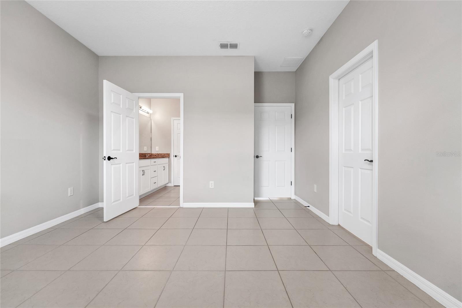 HAWKSMOOR-PH 1 - Residential