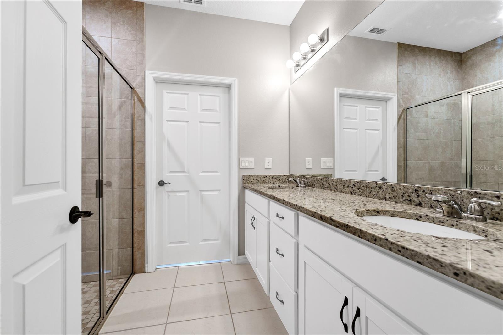 HAWKSMOOR-PH 1 - Residential