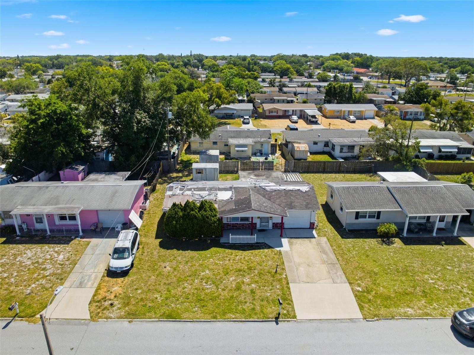 COLONIAL MANOR - Residential