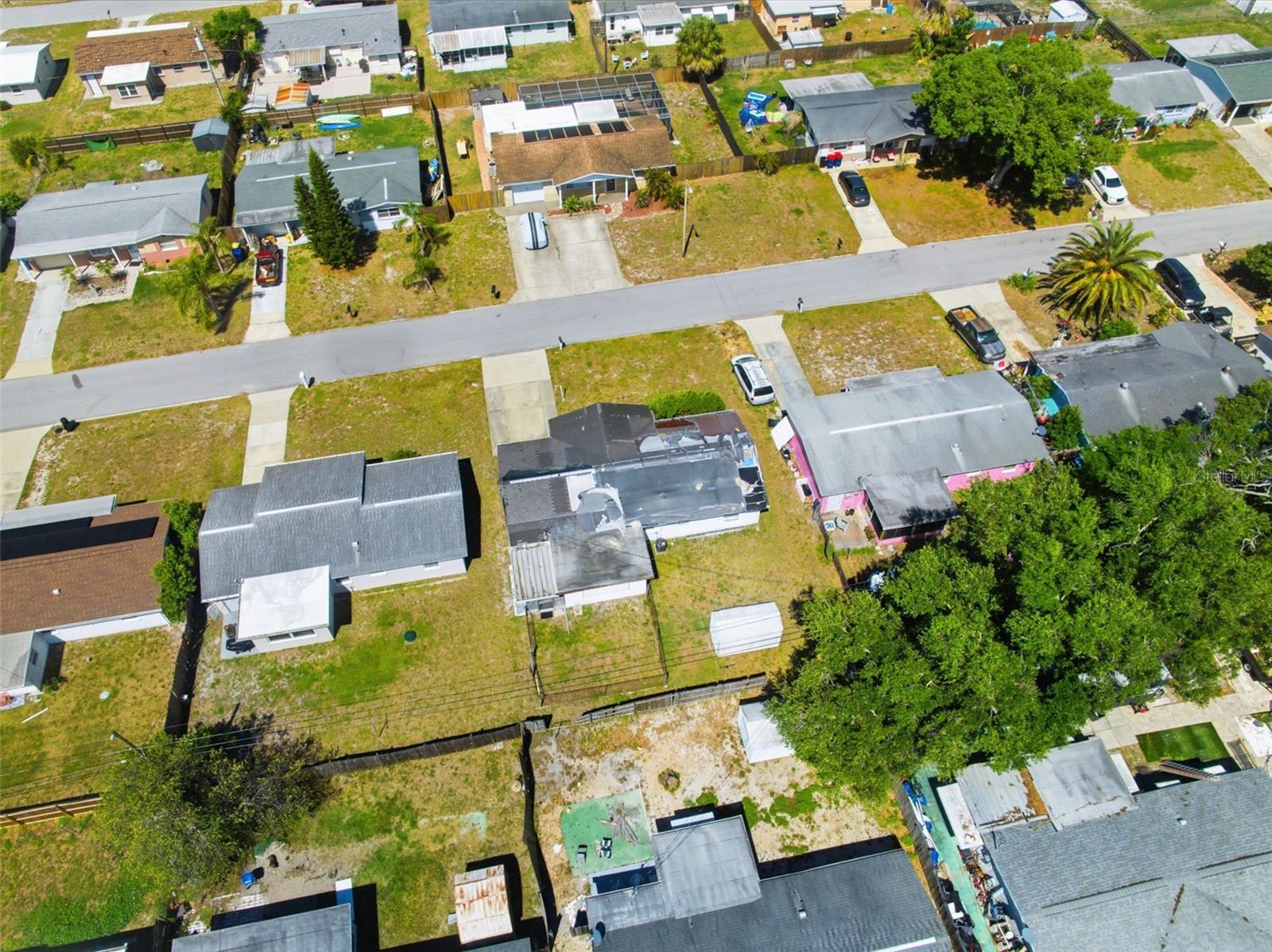 COLONIAL MANOR - Residential