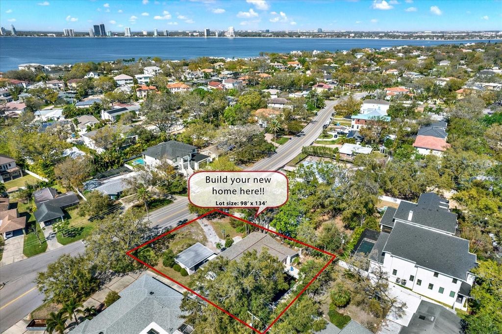 Photo of 537 W Davis Boulevard, Tampa, FL 33606 (MLS # TB8356187)