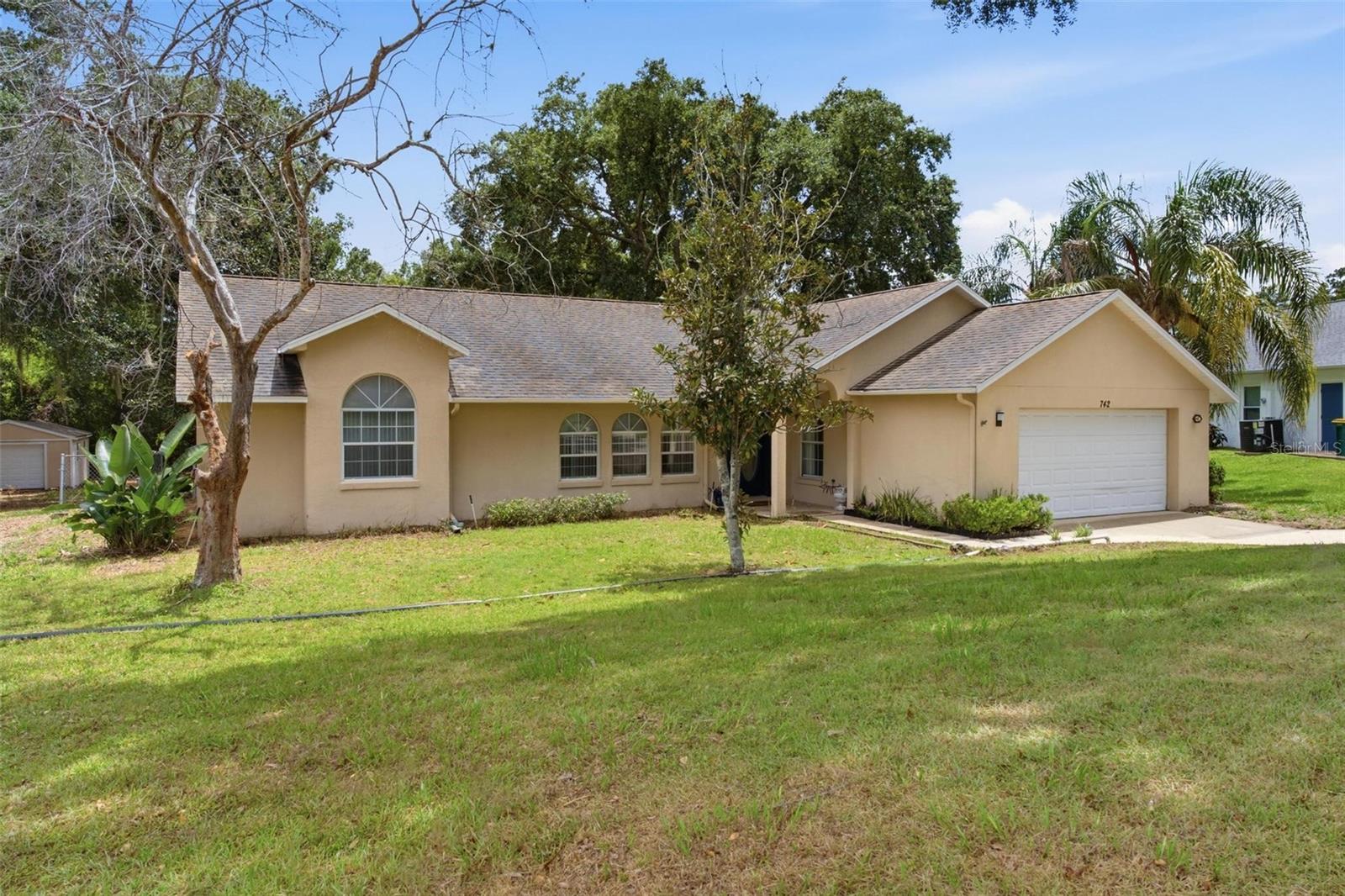 742 WOODVIEW DRIVE