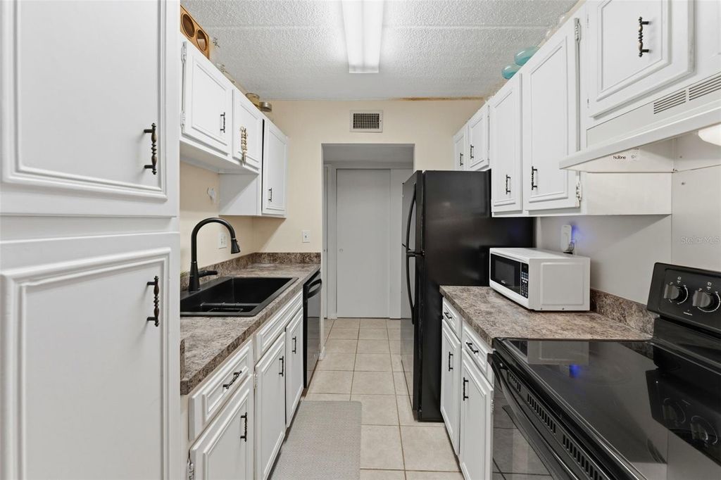 Photo of 3325 Bayshore Boulevard #E22, Tampa, FL 33629 (MLS # TB8500148)