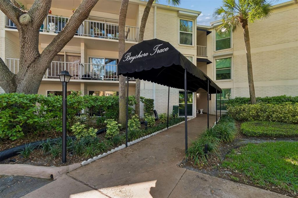 Photo of 3325 Bayshore Boulevard #E22, Tampa, FL 33629 (MLS # TB8500148)