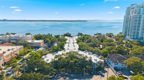 Photo of 3325 Bayshore Boulevard #E22, Tampa, FL 33629 (MLS # TB8500148)