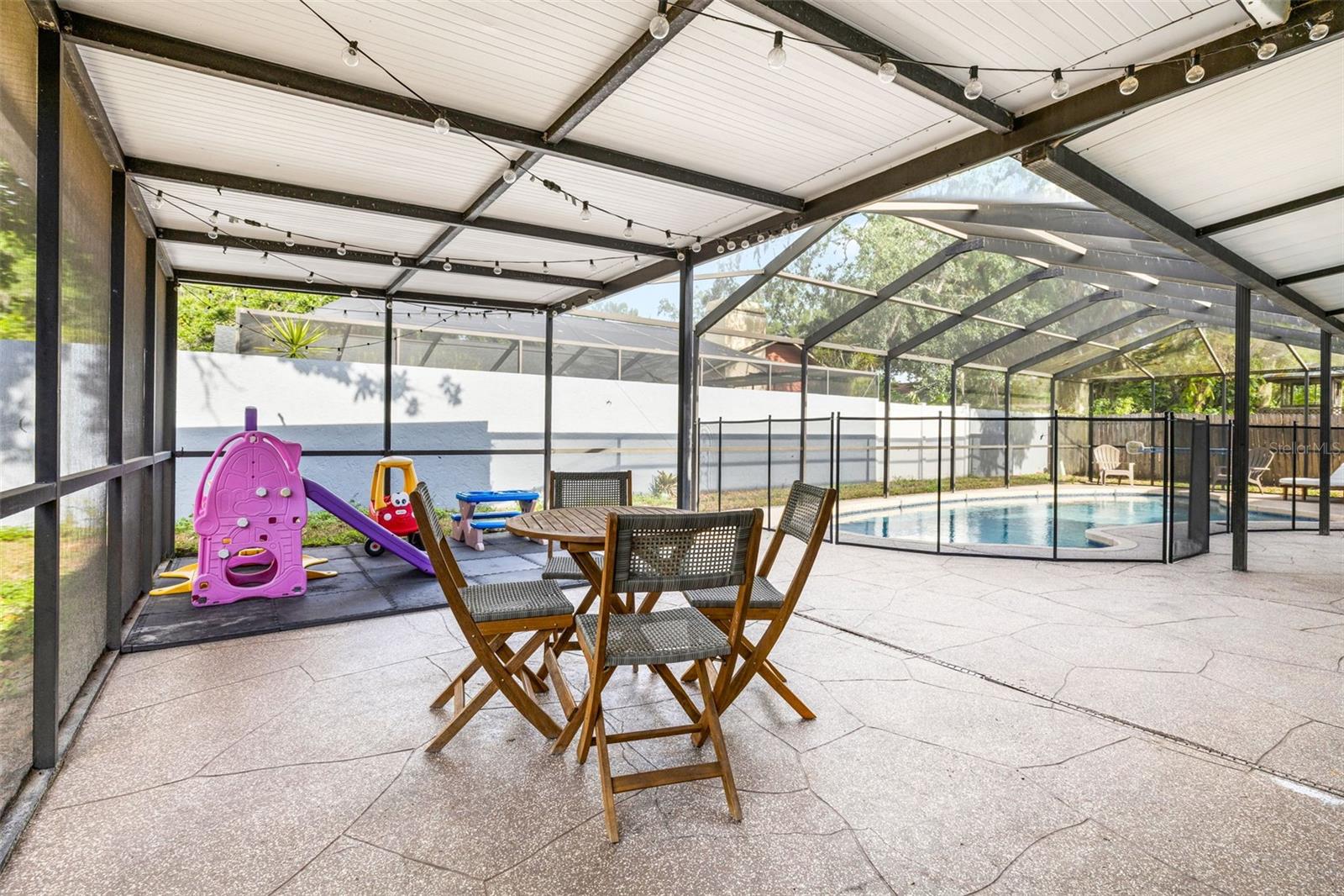 RAINTREE TERRACE - Residential