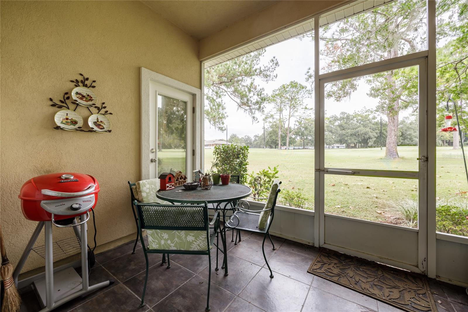 LAKEVIEW VILLAS - Residential