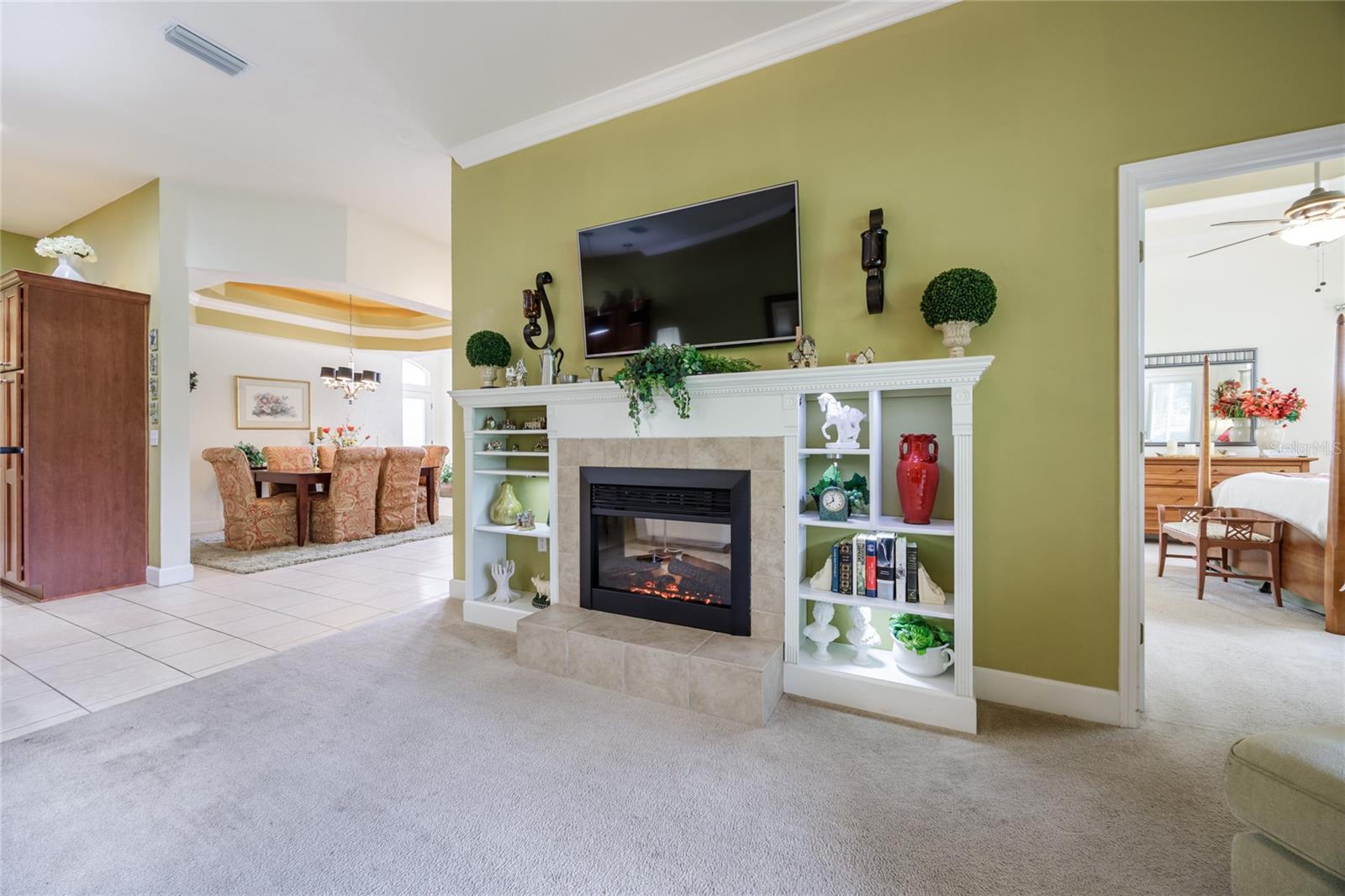 LAKEVIEW VILLAS - Residential