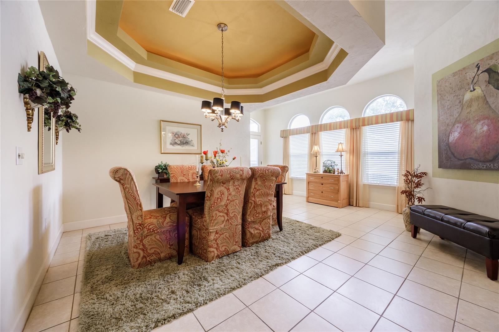 LAKEVIEW VILLAS - Residential