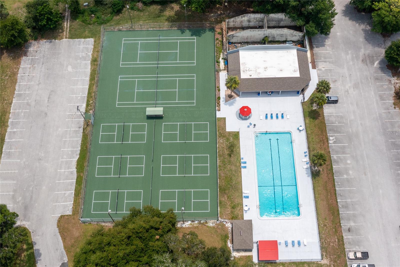 LAKEVIEW VILLAS - Residential