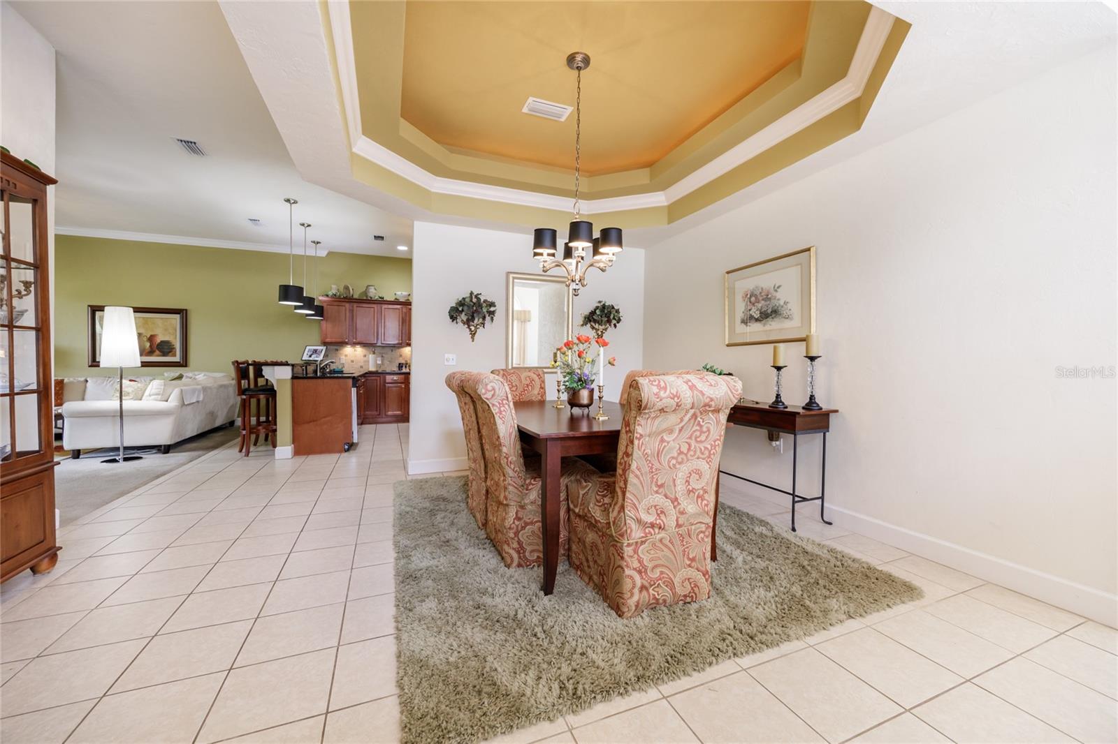 LAKEVIEW VILLAS - Residential