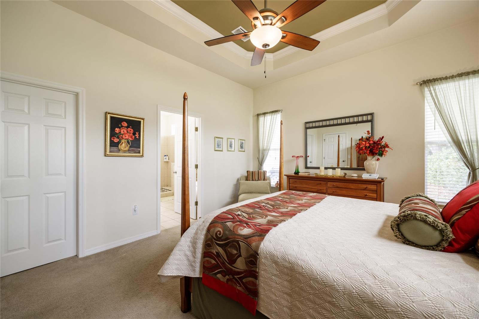 LAKEVIEW VILLAS - Residential