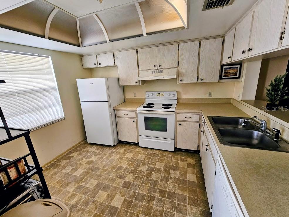 SEMINOLE COUNTRY GREEN CONDO - Residential