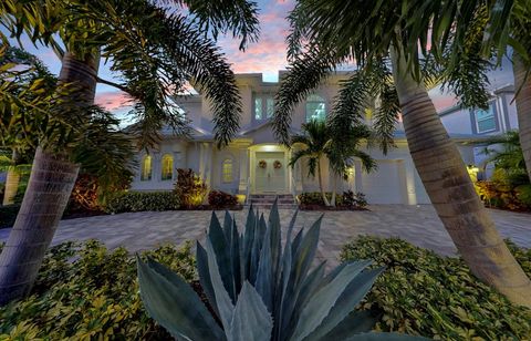 Photo of 701 Pinckney Drive, Apollo Beach, FL 33572 (MLS # TB8441935) Photo of 701 Pinckney Drive, Apollo Beach, FL 33572 (MLS # TB8441935)