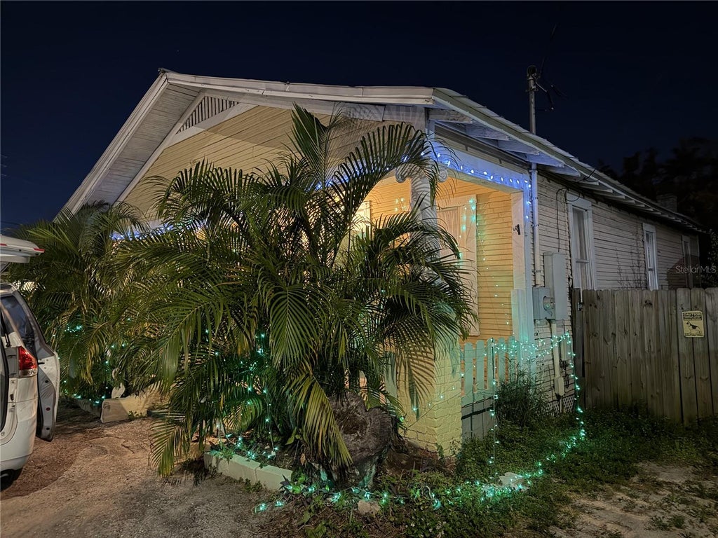 Photo of 2709 E 15th Avenue, Tampa, FL 33605 (MLS # TB8555773)