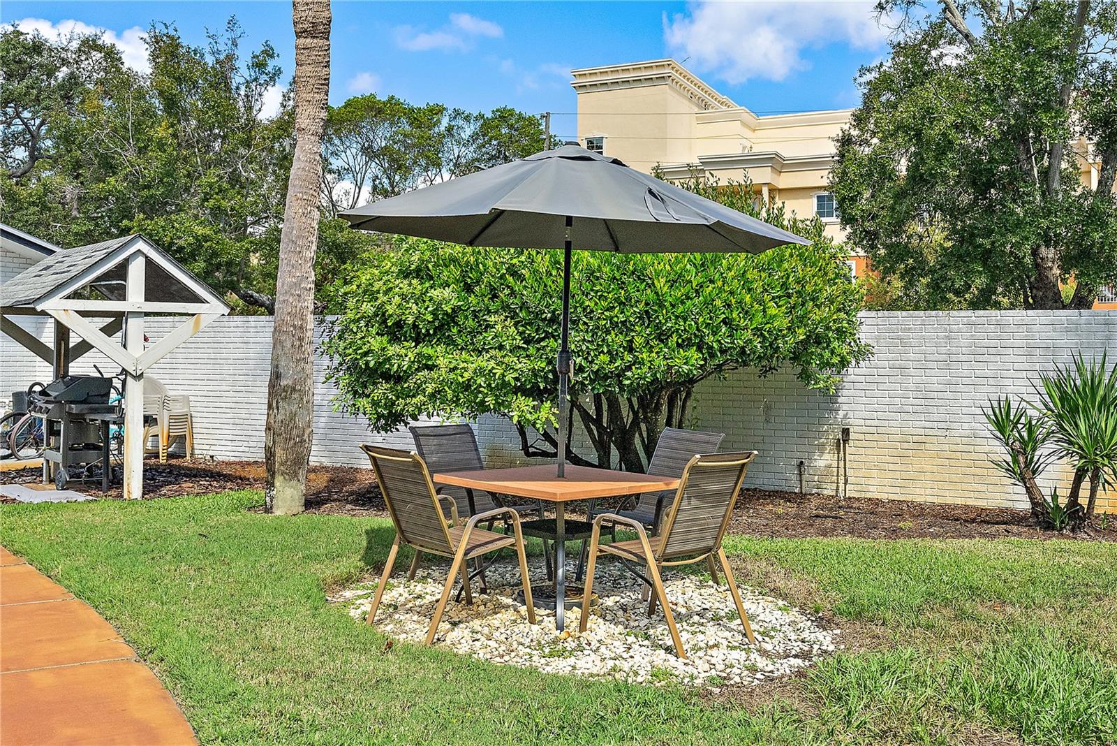 FRENCH QUARTER CONDO - Residential