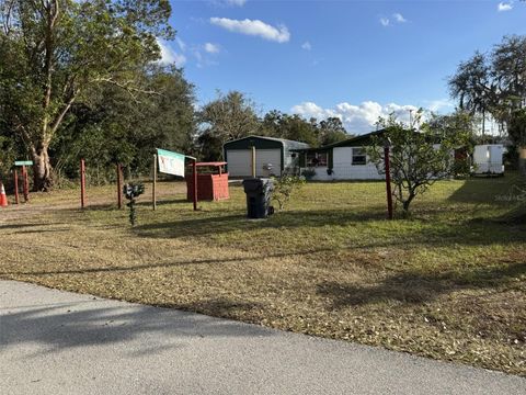 A home in LAKE WALES