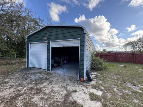 A home in LAKE WALES