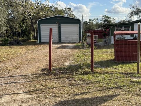 A home in LAKE WALES