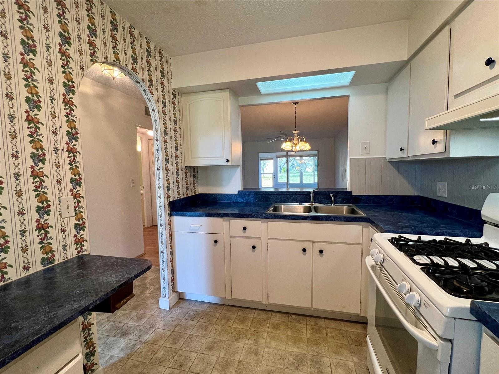 1504 MISSION HILLS BOULEVARD 19C